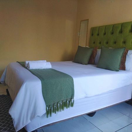 Genesis Guesthouze Hotell Bela-Bela Exteriör bild